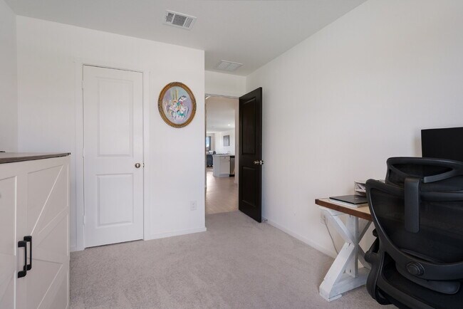 Building Photo - "NO RENT UNTIL SEP 1! Charming 4-Bedroom Oasis with 2 Full Baths in Converse - 1500 Sq Ft of Comf...