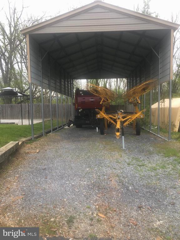 Building Photo - 102 S Whissen St