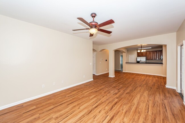 Building Photo - 4 Bedroom 2.5 Bath Home in Felder Creek - ...