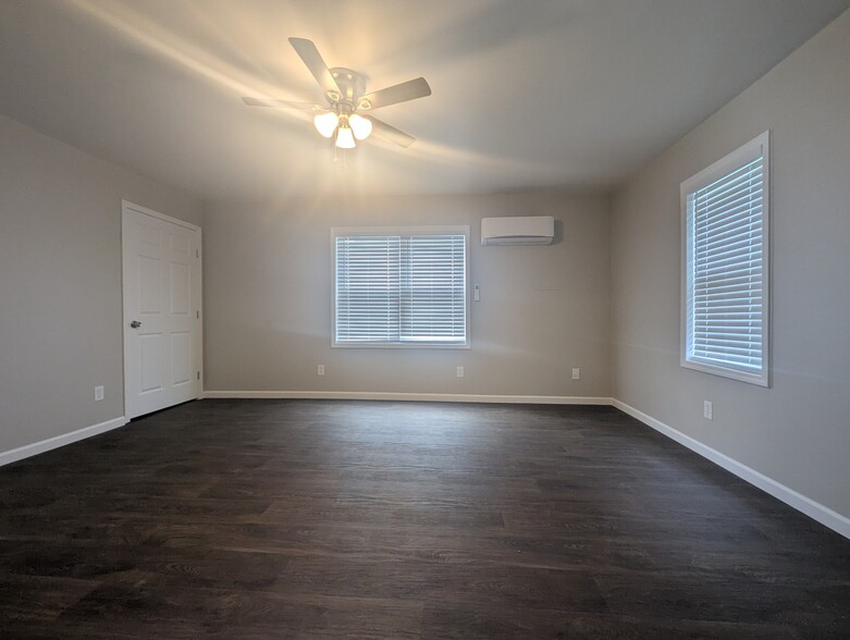 Building Photo - 508 Cherry Ln