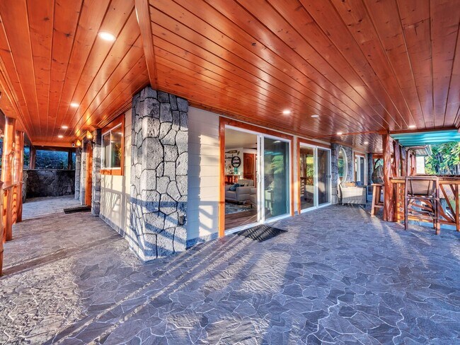 Building Photo - Oceanfront Estate: The Honolii Hale