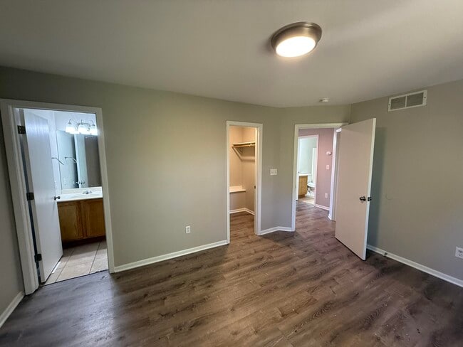 Building Photo - 1407 Greensboro Dr