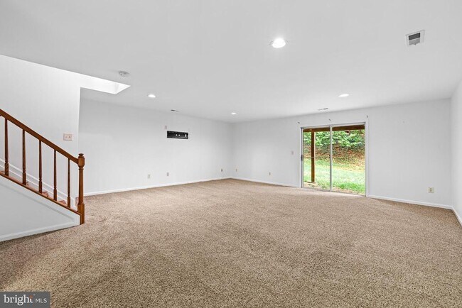 Building Photo - 3 Iron Mill Garth