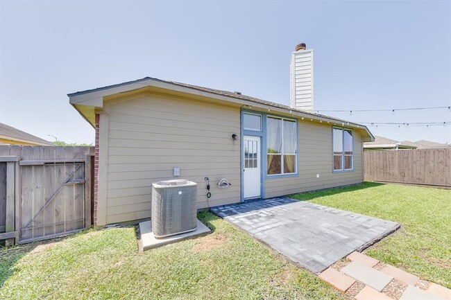 Building Photo - 15110 Diamond Way