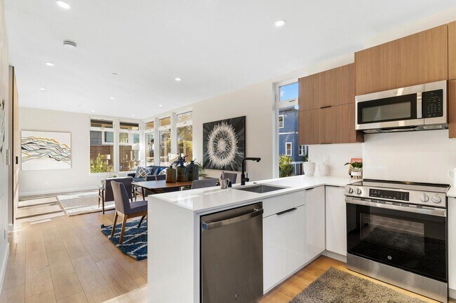 Building Photo - Gorgeous Brand New Construction w/ Rooftop Deck! 3 Bed 2.5 Bath Seattle Home
