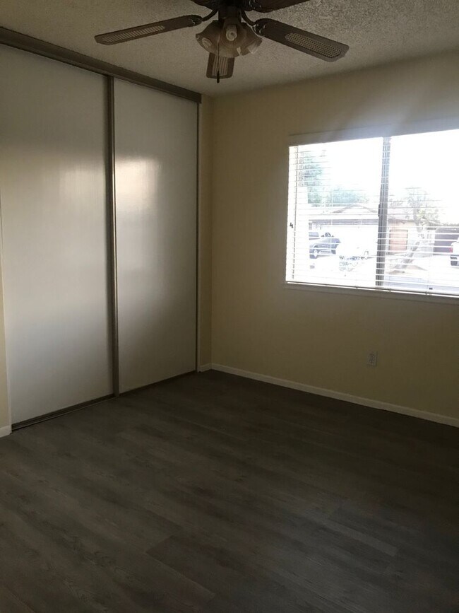 Building Photo - Cozy Grand Terrace Home