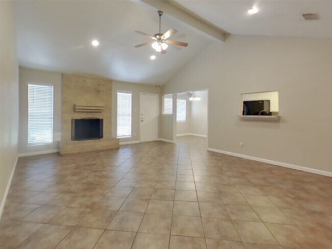 Building Photo - 15802 Echo Canyon Dr