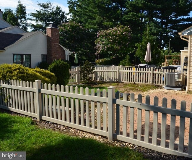 Building Photo - 45 Tynemouth Ct