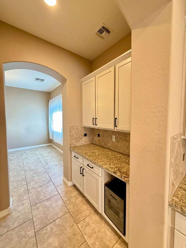 Building Photo - 6250 S Rochester Dr