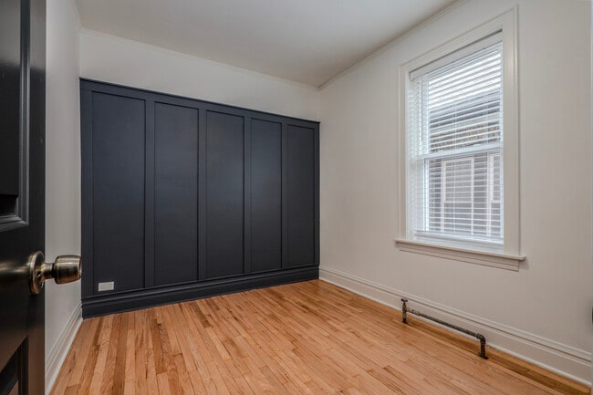Building Photo - 7236 S Fairfield Ave