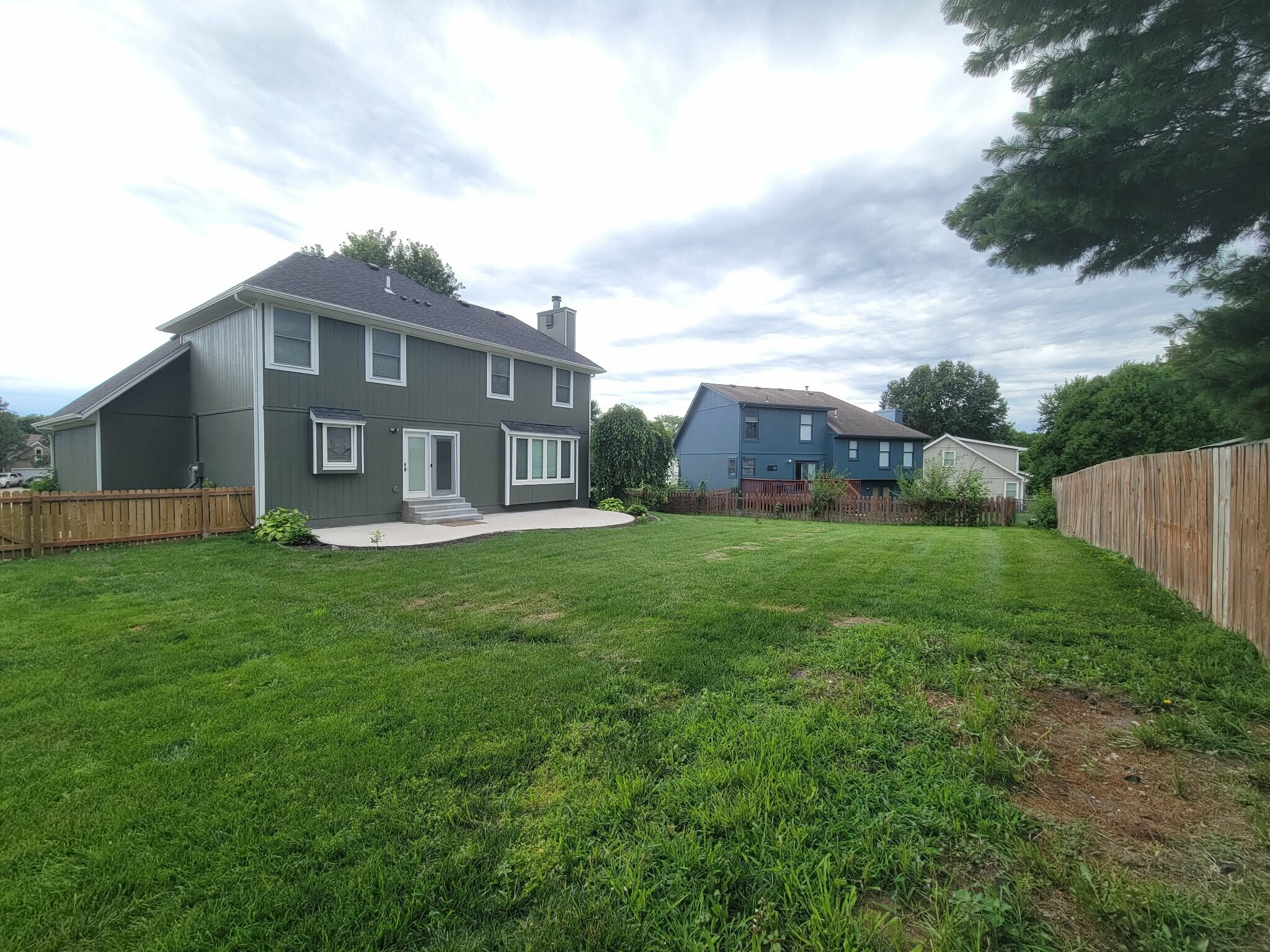 Building Photo - 1532 SE Silkwood Ln