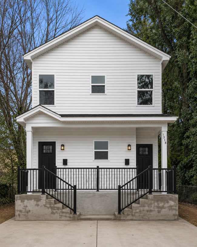 Building Photo - 1318 House St
