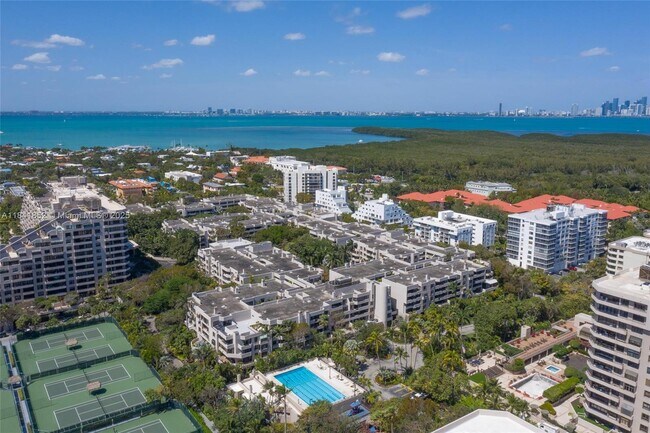 Building Photo - 181 Crandon Blvd