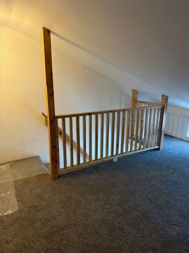 Building Photo - Renovated 3–4BR Townhome | $1,400 | Available Now