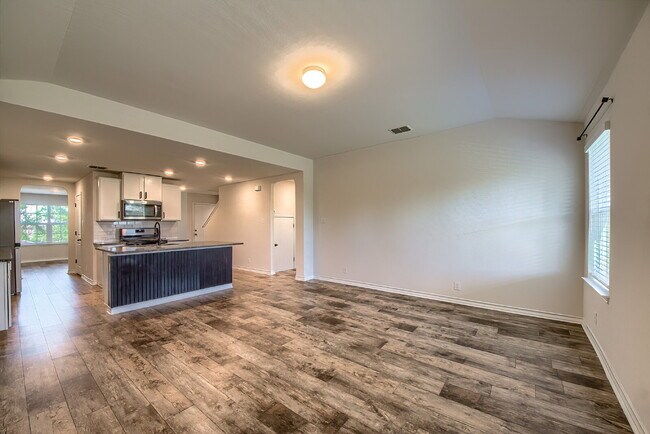 Building Photo - 5-BEDROOM HOME IN WESTPOINTE @ RIVERSTONE
