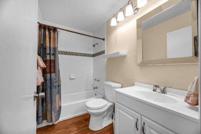 Building Photo - Fully Furnished 2BR/2BA Condo in Quiet North Kihei – Top Floor, Private Laundry, 2 Parking Stalls