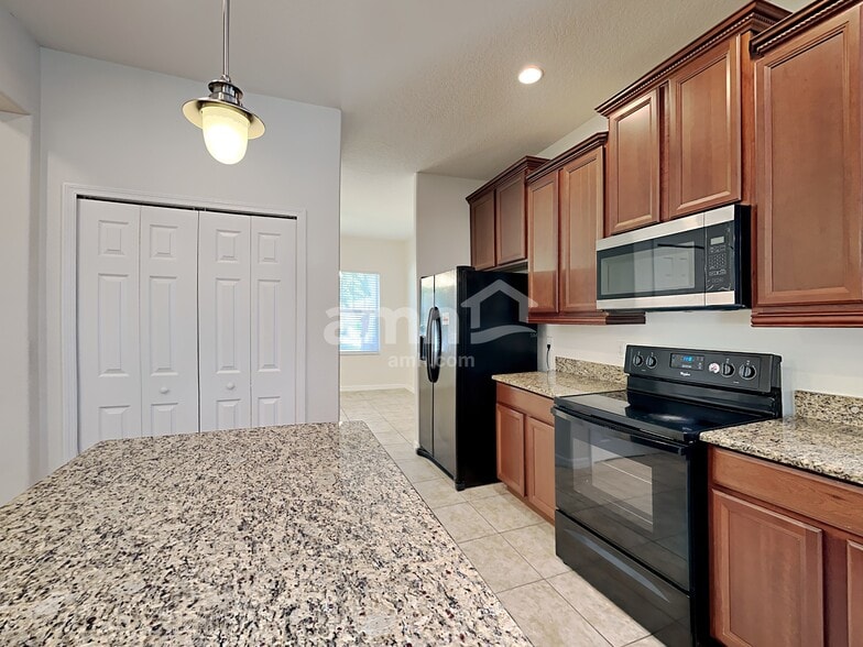 Building Photo - 7246 Mystic Brook Way