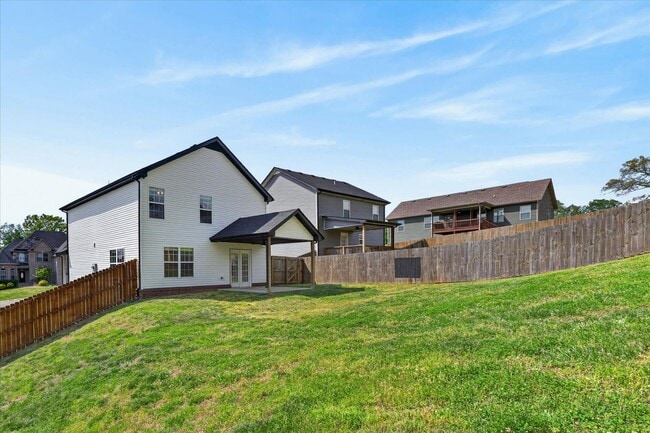 Building Photo - Pet Friendly Three Bedroom!