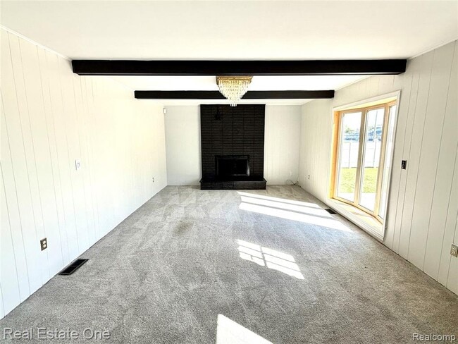 Building Photo - 26211 Simone St