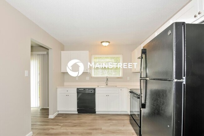 Building Photo - 3 Bedroom Pet-Friendly Home in FENTON, MO with Main Street Renewal