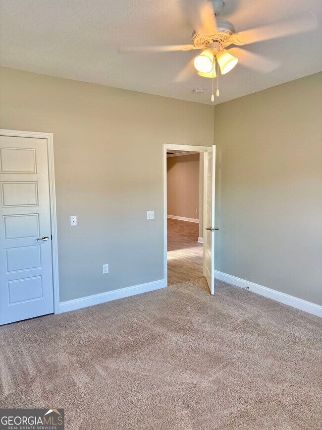 Building Photo - 142 The Villas Wy