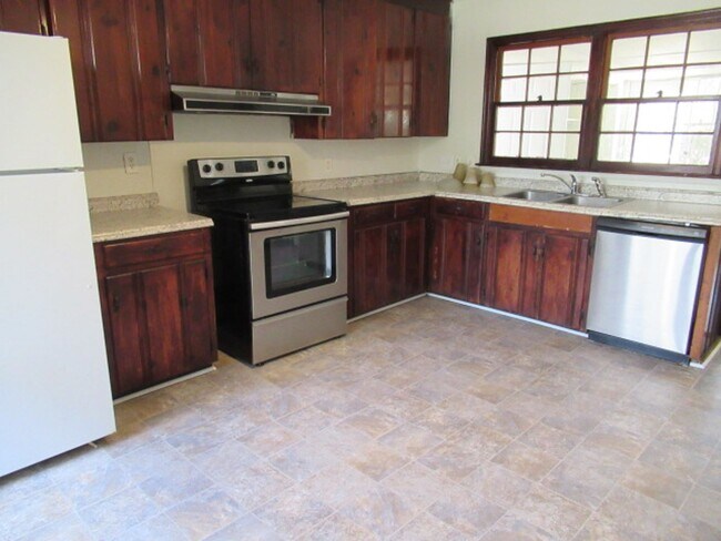 Building Photo - 131 Frances Pl