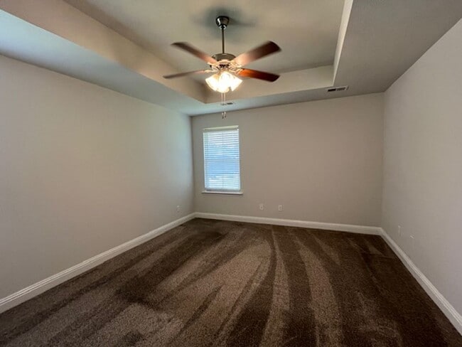 Building Photo - Renovated 4 Bedroom 2 Bath Home for Rent!
