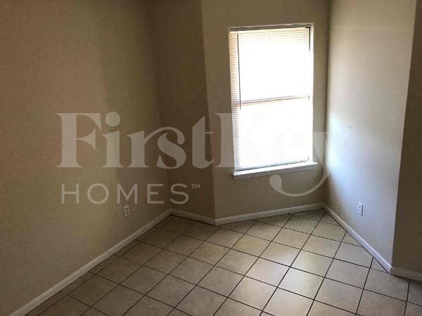 Building Photo - 2920 La Estancia Ln