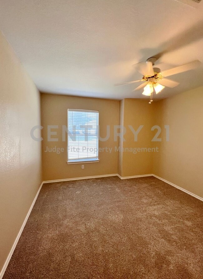 Building Photo - 120 Sunburst Ct