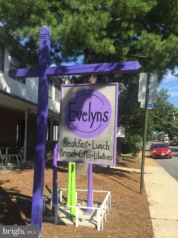 Building Photo - 26 S Monroe Rd