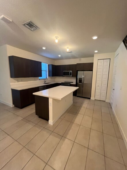 Primary Photo - 8154 NW 114th Pl