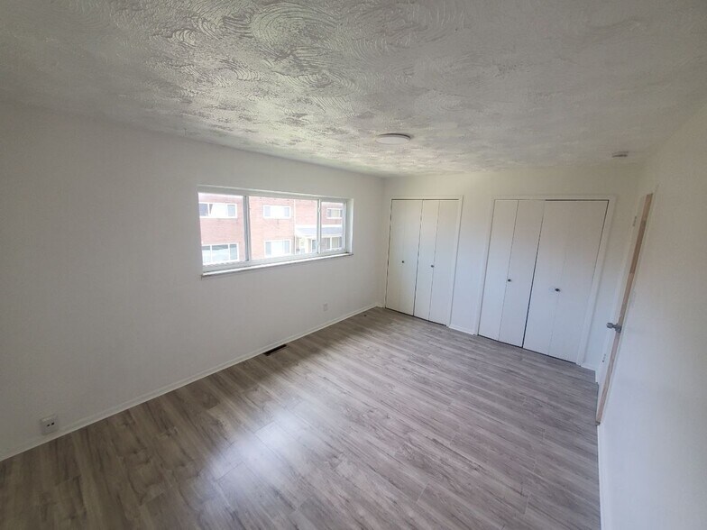 Building Photo - 23756 Banbury Cir