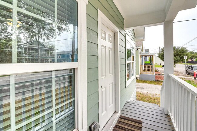 Building Photo - 1208 26th St