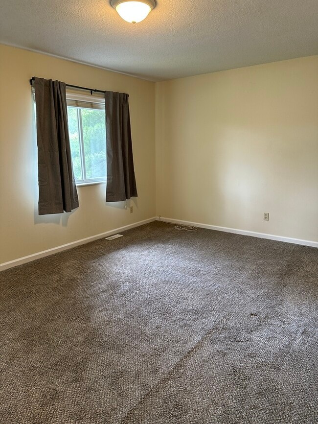 Building Photo - Townhome in Ballwin!!
