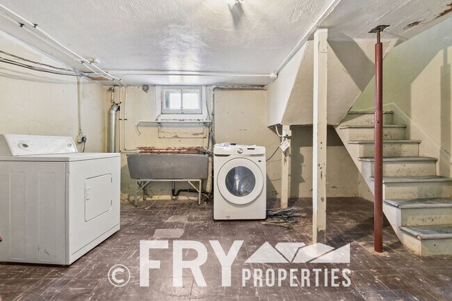 Building Photo - Cozy 1/2 Duplex in Congress Park