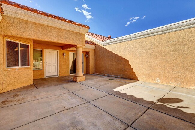 Building Photo - 55+ Age Qualified Community! Sun City Summerlin!!