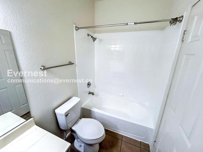 Building Photo - 5922 W Vegas Dr