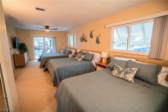 Building Photo - 3510 SE 19th Pl