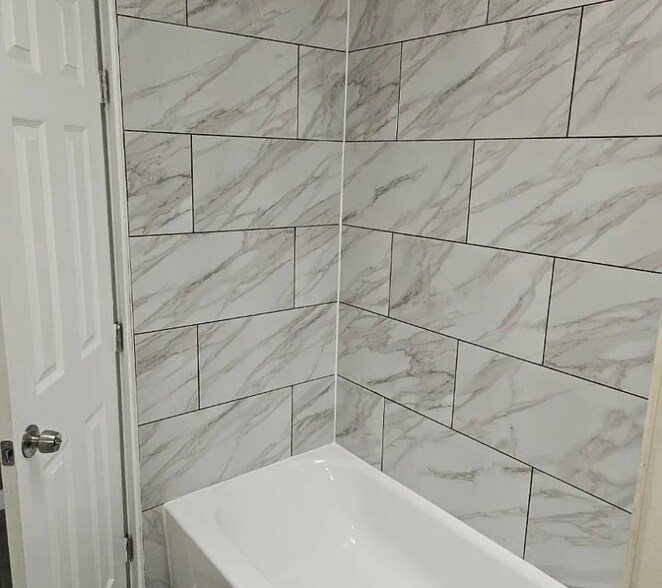 Building Photo - 5555 Crowson St