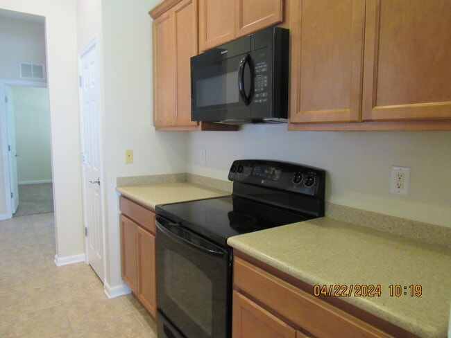 Building Photo - 14703 Wake Robin Dr