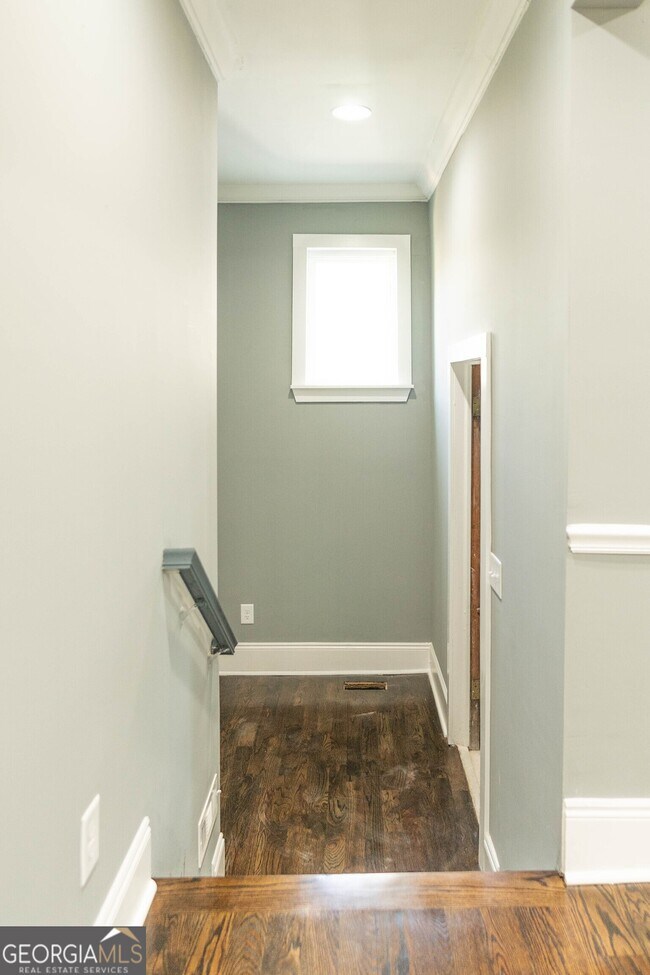 Building Photo - 1433 Merriman Ln NE