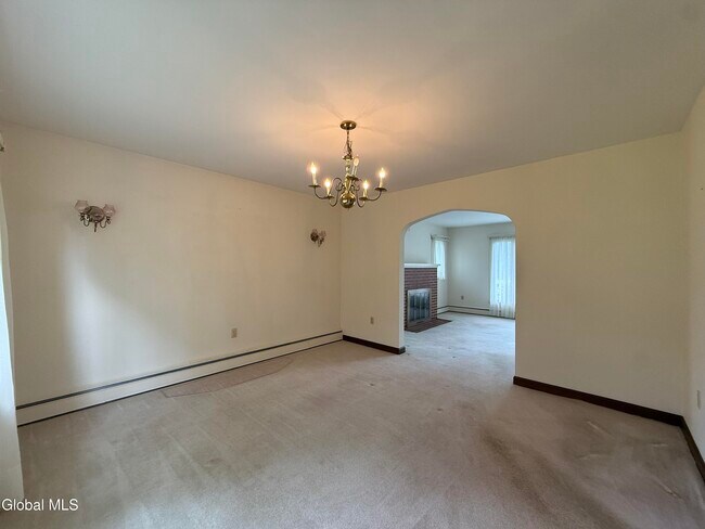 Building Photo - 549 Columbia St Ext