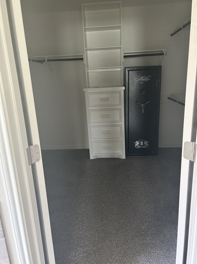 Building Photo - 7737 Stampede Dr