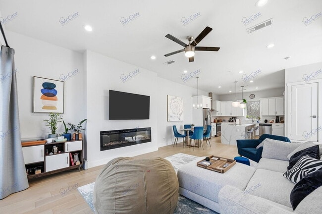 Building Photo - 2620 Valley View Ln