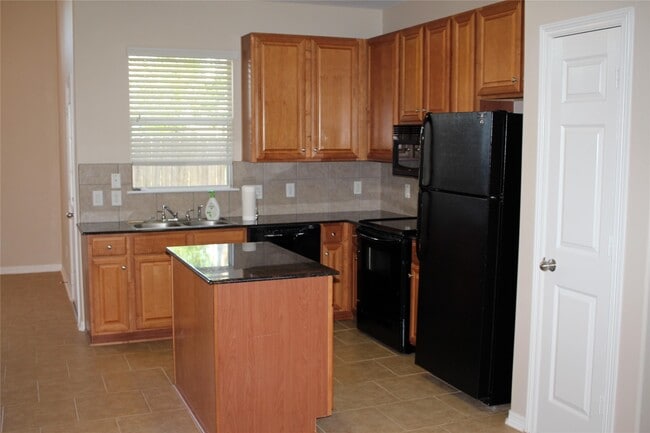 Building Photo - 919 Sterling Creek Cir