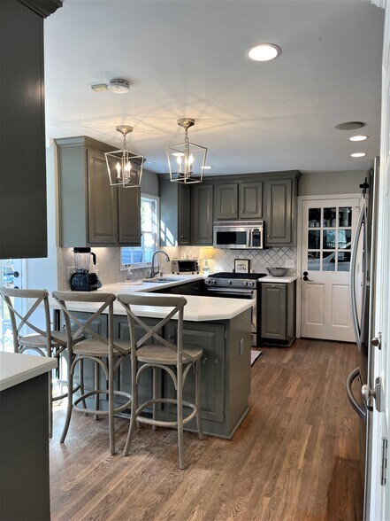 Building Photo - 4044 Emma Ln NE