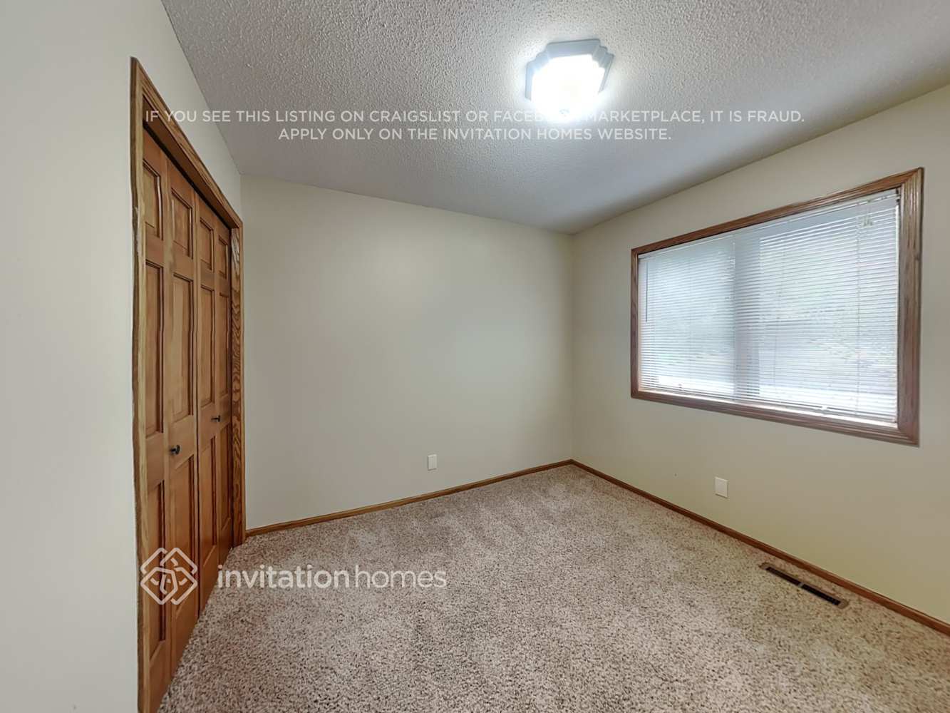 Building Photo - 546 Carol Dr