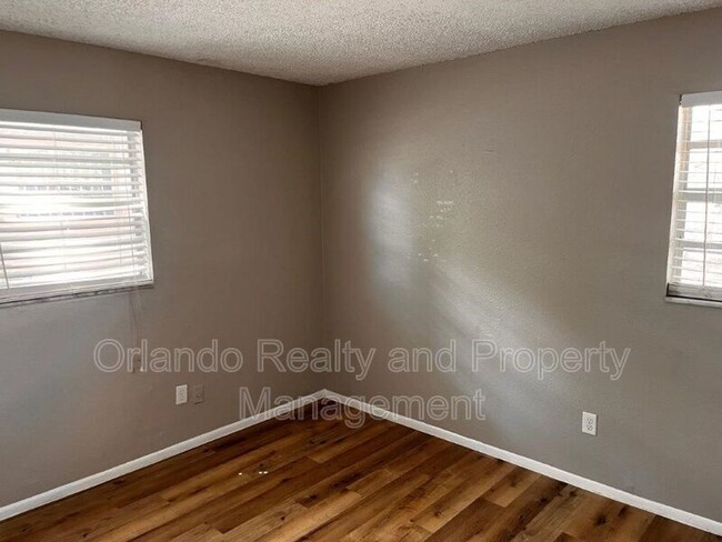 Building Photo - 1728 Flores Ct