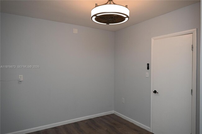 Building Photo - 5941 NW 14th Ct