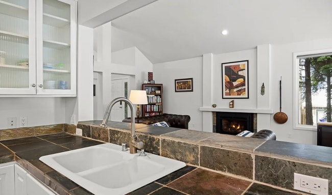 Building Photo - 9032 Gleneagle Dr